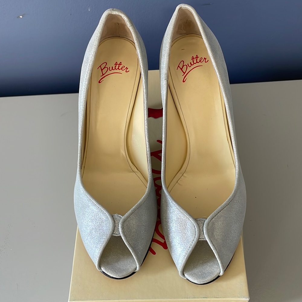 Stunning Silver Peep-Toe Pumps from Butter!